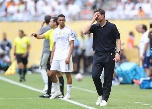 六台记者谈皇马惨败:皇马崩溃了,巴黎本可以打进7、8个球 六台记者谈皇马惨败:皇马崩溃了,巴黎本可以打进7、8个球