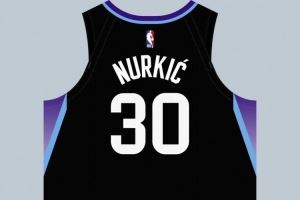 球衣记者:努尔基奇在爵士穿30号球衣 李凯尔穿2号球衣 球衣记者:努尔基奇在爵士穿30号球衣 李凯尔穿2号球衣