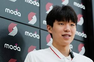 😎杨瀚森勇闯小人国?勇士夏联最高的两名中锋只有2米08 😎杨瀚森勇闯小人国?勇士夏联最高的两名中锋只有2米08