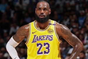 👀詹姆斯下家赔率:湖人第1&骑士第2 独行侠勇士紧随其后 👀詹姆斯下家赔率:湖人第1&骑士第2 独行侠勇士紧随其后