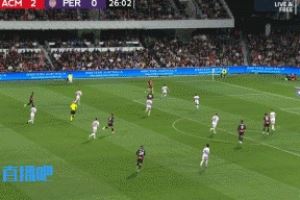 轻轻松松!奥卡福门前捡漏破门双响!AC米兰3-0珀斯光荣! 轻轻松松!奥卡福门前捡漏破门双响!AC米兰3-0珀斯光荣!