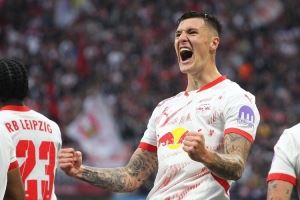 英媒:纽卡希望塞斯科48小时内答复,曼联仍有意这名球员 英媒:纽卡希望塞斯科48小时内答复,曼联仍有意这名球员