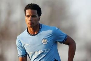 罗马诺:拜仁、阿贾克斯有意17岁中场穆卡萨,曼城对球员充满信心 罗马诺:拜仁、阿贾克斯有意17岁中场穆卡萨,曼城对球员充满信心