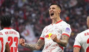 罗马诺:塞斯科刚刚签下五年合同,成为曼联新球员 罗马诺:塞斯科刚刚签下五年合同,成为曼联新球员