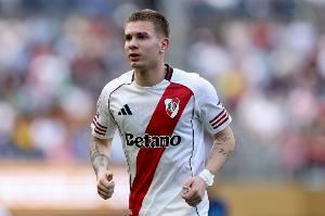 河床青训主管:马斯坦托诺的视野能俯瞰全场,他有冲击金球的天赋 河床青训主管:马斯坦托诺的视野能俯瞰全场,他有冲击金球的天赋