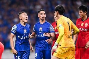 媒体人:申花7人跑动过万米海港4人 位置前提让吴曦前插机会减少 媒体人:申花7人跑动过万米海港4人 位置前提让吴曦前插机会减少