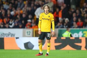 记者:F-席尔瓦未与莱比锡、罗马达协议,狼队不愿与多特谈判 记者:F-席尔瓦未与莱比锡、罗马达协议,狼队不愿与多特谈判