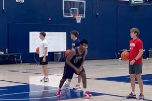 布莱斯今日前往亚利桑那大学男篮报到 身穿6号球衣并蓄起胡须🏀 布莱斯今日前往亚利桑那大学男篮报到 身穿6号球衣并蓄起胡须🏀