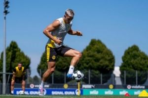 图片报:施洛特贝克恢复有球训练,最早可能9月底复出 图片报:施洛特贝克恢复有球训练,最早可能9月底复出