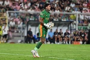 天空:曼城希望埃德森留队担任一门,他们至今尚未与多纳鲁马谈判 天空:曼城希望埃德森留队担任一门,他们至今尚未与多纳鲁马谈判