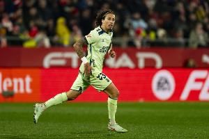 记者:法比奥-席尔瓦拒绝加盟莱比锡,因后者没有欧战资格 记者:法比奥-席尔瓦拒绝加盟莱比锡,因后者没有欧战资格