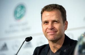 比埃尔霍夫:现在很少有头球能力强的前锋,当今最强9号是哈兰德 比埃尔霍夫:现在很少有头球能力强的前锋,当今最强9号是哈兰德