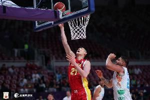 媒体人:胡金秋重剑无锋 王俊杰为大场面而生 两代人截然不同 媒体人:胡金秋重剑无锋 王俊杰为大场面而生 两代人截然不同