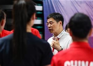 媒体人:篮协敢在女篮新败时让杨瀚森休战 也敢让郭士强带亲兵 媒体人:篮协敢在女篮新败时让杨瀚森休战 也敢让郭士强带亲兵