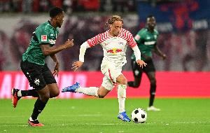 法尔克:拜仁询价西蒙斯且有意恩昆库,西蒙斯只想去切尔西 法尔克:拜仁询价西蒙斯且有意恩昆库,西蒙斯只想去切尔西