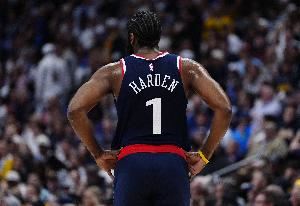 哈登:快船上下都有共同的目标 我们的阵容有能力去赢得总冠军 哈登:快船上下都有共同的目标 我们的阵容有能力去赢得总冠军