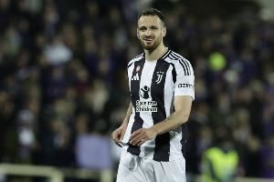 虚惊！热身赛加蒂主动要求换人&一瘸一拐离场，图多尔：只是抽筋