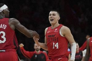 哈斯勒姆:热火阵容更具活力 若能延续防守水准进攻也能取得成功 哈斯勒姆:热火阵容更具活力 若能延续防守水准进攻也能取得成功