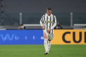 巴媒:阿图尔最迟周二与尤文解约,随后签约格雷米奥一年半 巴媒:阿图尔最迟周二与尤文解约,随后签约格雷米奥一年半