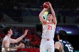 胡金秋本届亚洲杯出场时间队内最多 场均16.5分9.2板均队内第一 胡金秋本届亚洲杯出场时间队内最多 场均16.5分9.2板均队内第一