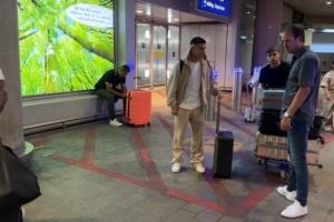 德天空:埃切维里已抵达杜塞尔多夫,周三接受勒沃库森体检 德天空:埃切维里已抵达杜塞尔多夫,周三接受勒沃库森体检