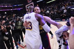 新赛季里程碑观察:老詹冲击多项第一 库里5千三分 杜&登得分攀升 新赛季里程碑观察:老詹冲击多项第一 库里5千三分 杜&登得分攀升