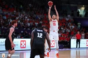 郭士强:1月赴美考察时相中王俊杰 加入男篮后他训练比赛都很投入 郭士强:1月赴美考察时相中王俊杰 加入男篮后他训练比赛都很投入