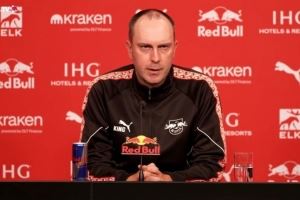 莱比锡主帅:非常期待客场对阵拜仁,取胜的关键在于做好防守 莱比锡主帅:非常期待客场对阵拜仁,取胜的关键在于做好防守