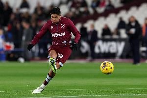 记者:国米和贾府曾竞购E-阿尔瓦雷斯,费内巴切可2200万欧买断他 记者:国米和贾府曾竞购E-阿尔瓦雷斯,费内巴切可2200万欧买断他