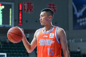 媒体人:陈林坚明天抵济南体检&试训 一切正常将去青岛加入山东队 媒体人:陈林坚明天抵济南体检&试训 一切正常将去青岛加入山东队