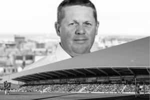 R.I.P.🙏官方:英乙切斯特菲尔德老板柯克因癌症离世,年仅59岁 R.I.P.🙏官方:英乙切斯特菲尔德老板柯克因癌症离世,年仅59岁