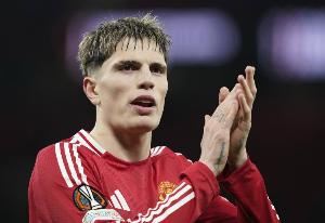 阿斯:曼联为加纳乔标价接近4000万欧,切尔西希望将价格尽量压低 阿斯:曼联为加纳乔标价接近4000万欧,切尔西希望将价格尽量压低