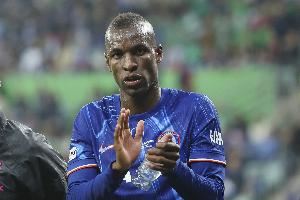 记者:选择性或强制性,拜仁和切尔西还在讨论杰克逊的买断条款 记者:选择性或强制性,拜仁和切尔西还在讨论杰克逊的买断条款