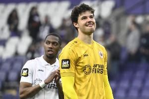 镜报:大马丁周薪要20万镑&转会费是拉门斯两倍,因此曼联选后者 镜报:大马丁周薪要20万镑&转会费是拉门斯两倍,因此曼联选后者