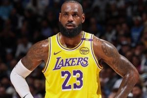 训练师:即便是像詹姆斯这样的顶级球员 也有可以改进的地方 训练师:即便是像詹姆斯这样的顶级球员 也有可以改进的地方