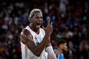 里突外投!邦加首节6分钟3中2拿到5分2板 三分2中1 里突外投!邦加首节6分钟3中2拿到5分2板 三分2中1