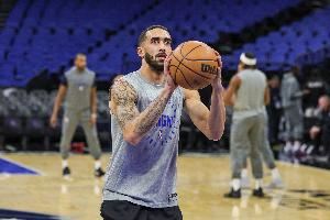 :前NBA球员特雷弗林-奎因已经与广东完成签约 :前NBA球员特雷弗林-奎因已经与广东完成签约