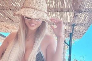 🌊👒✨性感美人!贝弗利未婚妻晒各种旅游照 🌊👒✨性感美人!贝弗利未婚妻晒各种旅游照