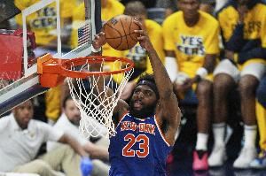 米切尔-罗宾逊:打首发还是替补不重要 两种角色我都做得很好 米切尔-罗宾逊:打首发还是替补不重要 两种角色我都做得很好