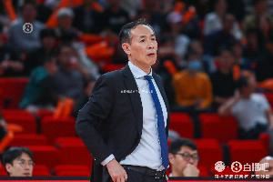 许利民:健康对球队未来最重要 只要团结任何困难都不能击败我们 许利民:健康对球队未来最重要 只要团结任何困难都不能击败我们