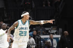 特雷-曼恩谈续约:双方都有意 希望在黄蜂度过生涯剩余时光 特雷-曼恩谈续约:双方都有意 希望在黄蜂度过生涯剩余时光