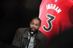 猛龙主帅:莺歌很真诚渴望胜利是个球痴 任何队都会喜欢这样球员 猛龙主帅:莺歌很真诚渴望胜利是个球痴 任何队都会喜欢这样球员