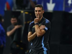 奥莱报:斯卡洛尼希望寻找新恩佐,本期重点考察三名国家队新人 奥莱报:斯卡洛尼希望寻找新恩佐,本期重点考察三名国家队新人