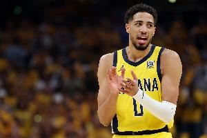 哈利伯顿:盼在步行者度过职业生涯 希望名字成科比一样的同义词 哈利伯顿:盼在步行者度过职业生涯 希望名字成科比一样的同义词