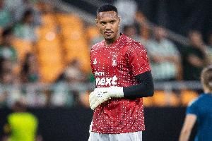 官方:巴西队征召29岁诺丁汉门将约翰-维克托,替代受伤的埃德森 官方:巴西队征召29岁诺丁汉门将约翰-维克托,替代受伤的埃德森