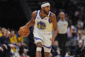 火力全开!穆迪半场9分35秒6中5高效砍下13分1断 4次犯规 火力全开!穆迪半场9分35秒6中5高效砍下13分1断 4次犯规