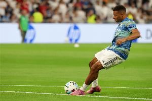 队报:姆巴佩和科纳特均有伤在身,报到后将接受法国队队医的评估 队报:姆巴佩和科纳特均有伤在身,报到后将接受法国队队医的评估