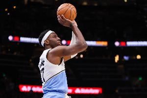 手感很好!奥孔武半场4中4&三分1中1拿到11分 另有1助1断 手感很好!奥孔武半场4中4&三分1中1拿到11分 另有1助1断