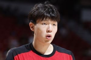 苏群:杨瀚森面对的比赛环境升级了 NBA教练不会像保姆般给你喂奶 苏群:杨瀚森面对的比赛环境升级了 NBA教练不会像保姆般给你喂奶