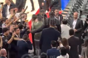 这身高差挺明显😂姚明&奥尼尔&成龙&贝克汉姆现身NBA中国赛现场 这身高差挺明显😂姚明&奥尼尔&成龙&贝克汉姆现身NBA中国赛现场